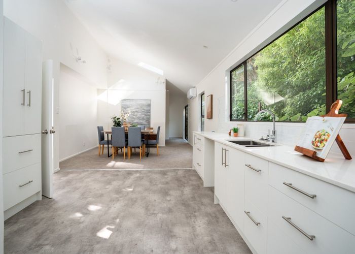 at 16 Garden Road, Northland, Wellington, Wellington