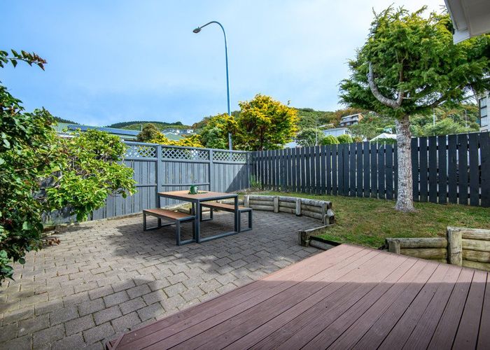  at 80 Victory Crescent, Tawa, Wellington