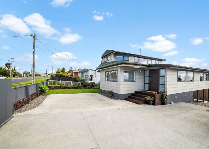  at 33 Arran Road, Browns Bay, Auckland
