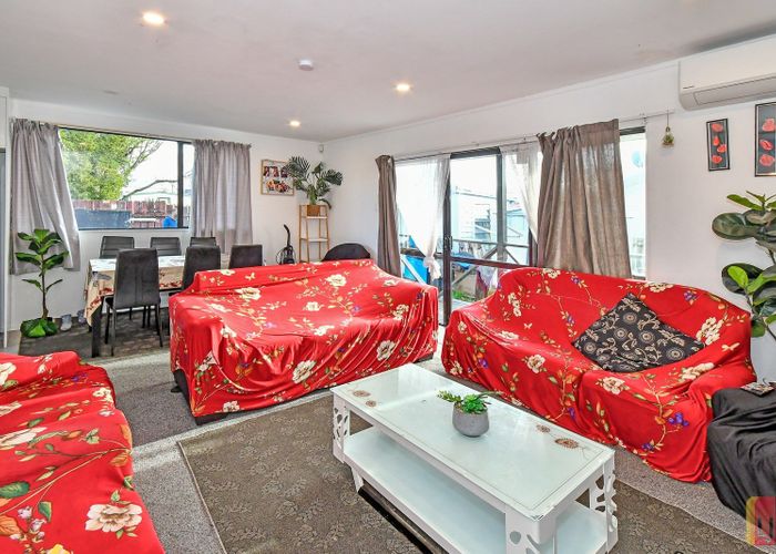  at 2/67 Redcrest avenue, Red Hill, Papakura