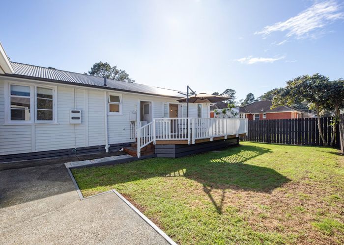  at 1/4 Godley Road, Green Bay, Auckland