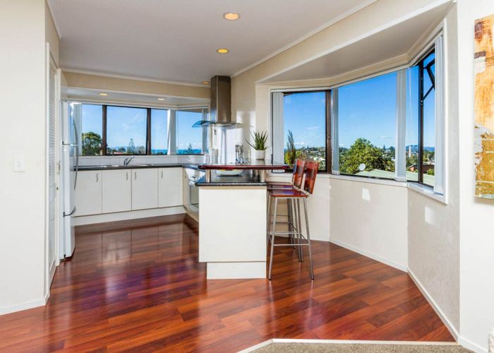  at 2 Cairnbrae Court, Northcross, North Shore City, Auckland