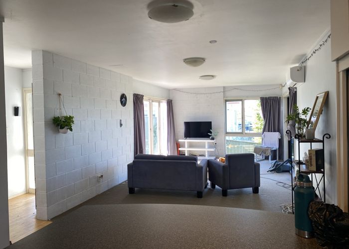  at 46 Knights Road, Rothesay Bay, Auckland
