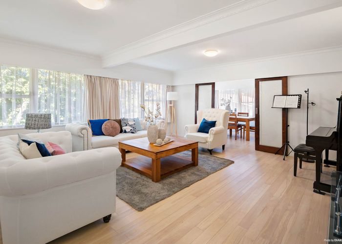  at 6 Pennycook Place, Sunnyhills, Auckland