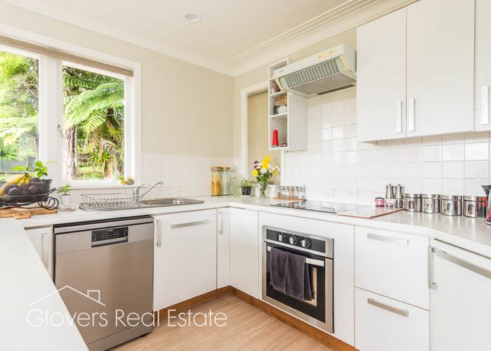  at 26 Hollywood Avenue, Titirangi, Auckland