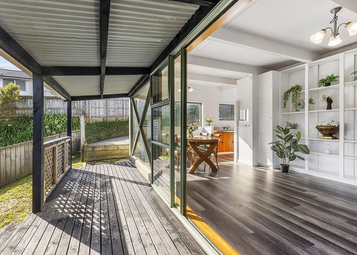  at 117 Gloaming Hill, Titahi Bay, Porirua, Wellington