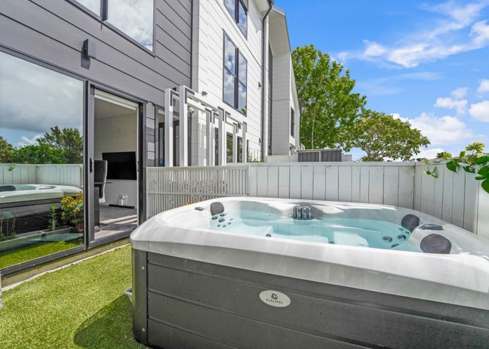  at 3/2 Jadewynn Drive, Massey, Waitakere City, Auckland