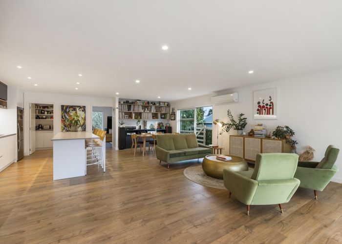  at 6A Valley View Road, Glenfield, Auckland