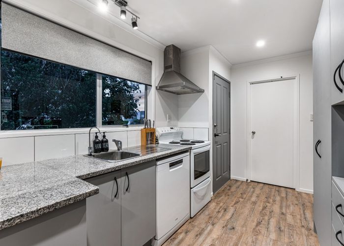  at 2 Katrina Place, Massey, Auckland