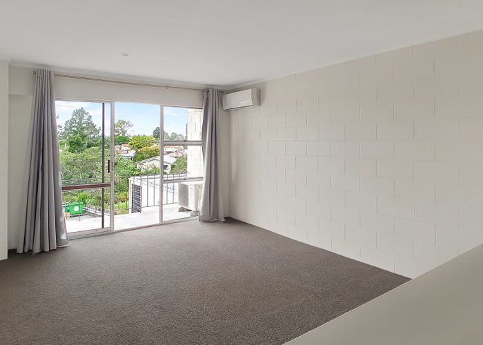  at 11/15 Queen Mary Avenue, New Lynn, Waitakere City, Auckland