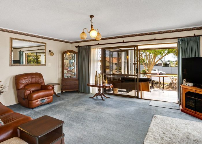  at 14 Poplar Grove, Whalers Gate, New Plymouth