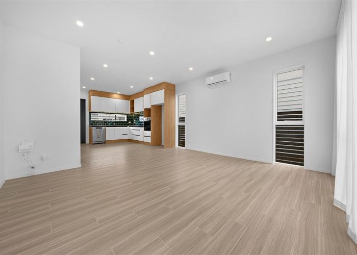  at 8 Longview Oak Lane, Papakura, Papakura, Auckland