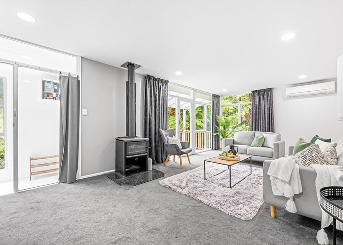  at 15 Elmslie Road, Pinehaven, Upper Hutt, Wellington