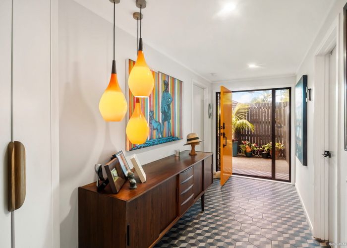  at 2/23 Cardigan Street, Western Springs, Auckland