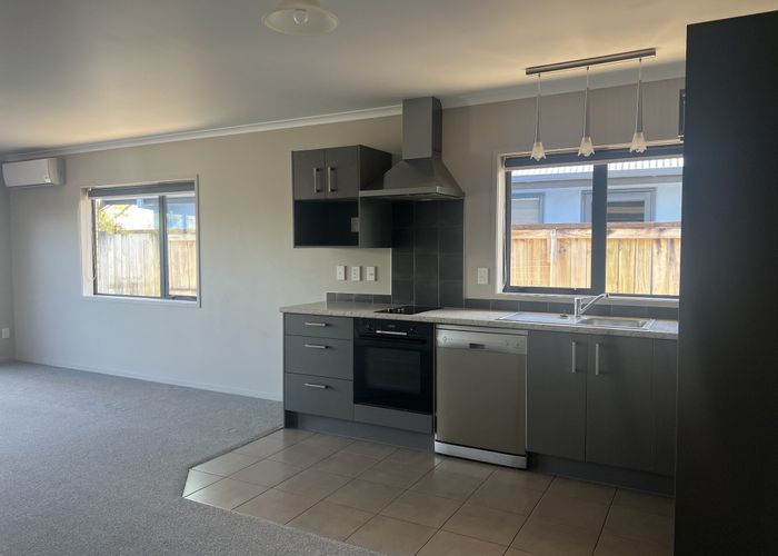  at 9 Camberley Way, Huntington, Hamilton