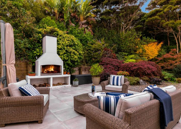  at 8 The Knoll, Greenhithe, Auckland