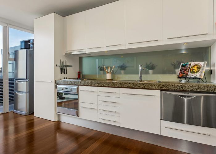  at 1/220 Jackson Street, Petone, Lower Hutt