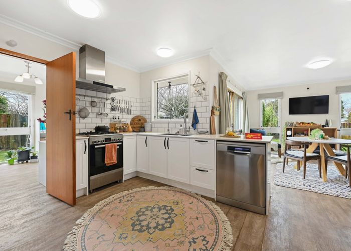  at 56 Glen Lynne Avenue, Queenwood, Hamilton