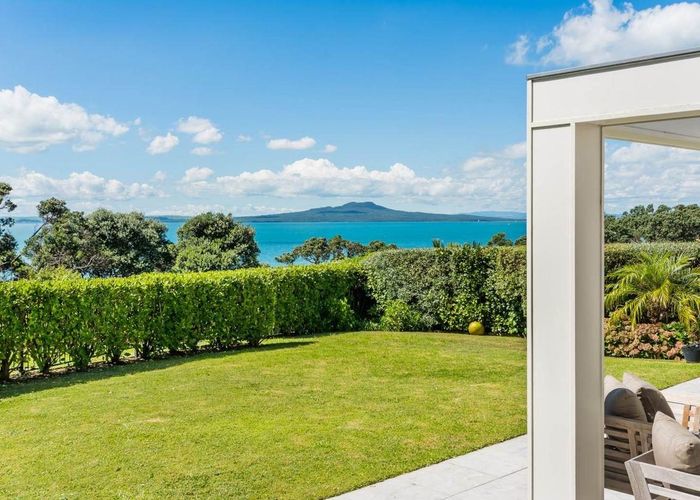  at 35 View Road, Campbells Bay, North Shore City, Auckland