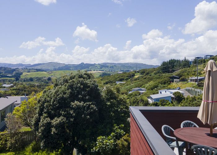  at 27 Endeavour Drive, Whitby, Porirua, Wellington