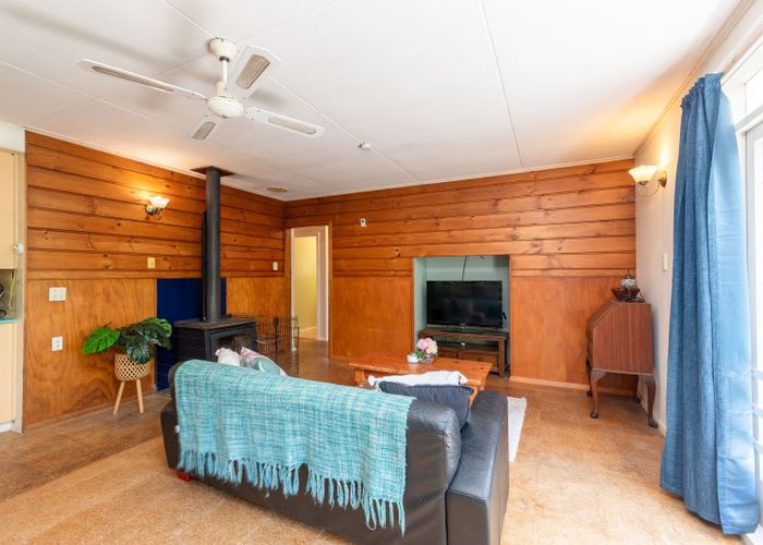  at 142 Pinehaven Road, Pinehaven, Upper Hutt