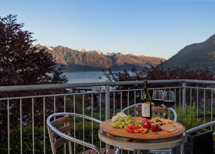  at 6 Whitbourn Place, Fernhill, Queenstown-Lakes, Otago