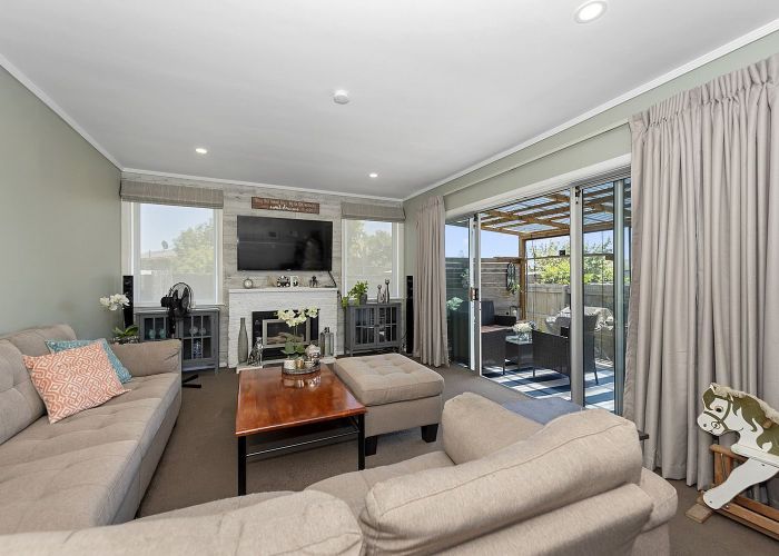  at 8 Cricket Place, Melville, Hamilton, Waikato