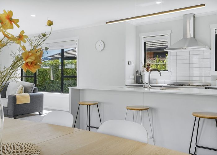  at 25 Brad Avenue, Flagstaff, Hamilton