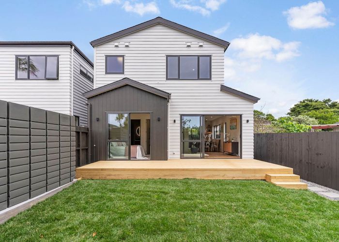  at Lot 5/118 Chivalry Road, Glenfield, North Shore City, Auckland