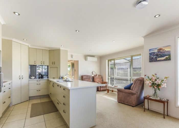  at 14 Harriet Court, Richmond