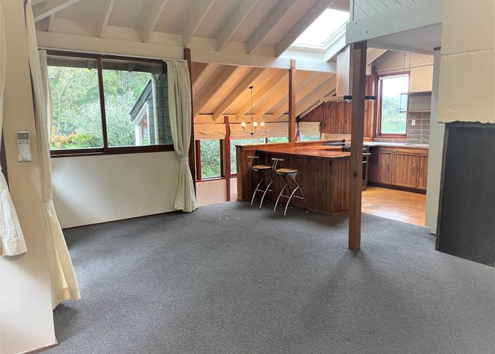  at 10 Jays Road, Titirangi, Waitakere City, Auckland