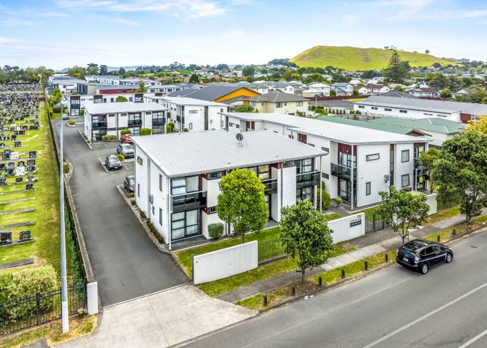  at 1/69 McKenzie Road , Mangere Bridge, Manukau City, Auckland