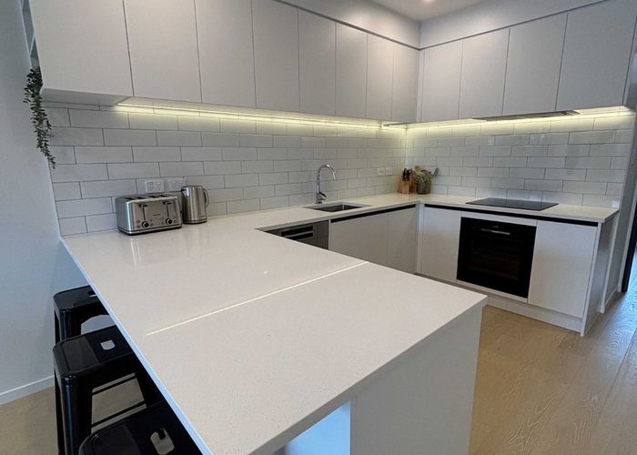  at Room 3/11/872 Mount Eden Rd, Three Kings, Auckland City, Auckland