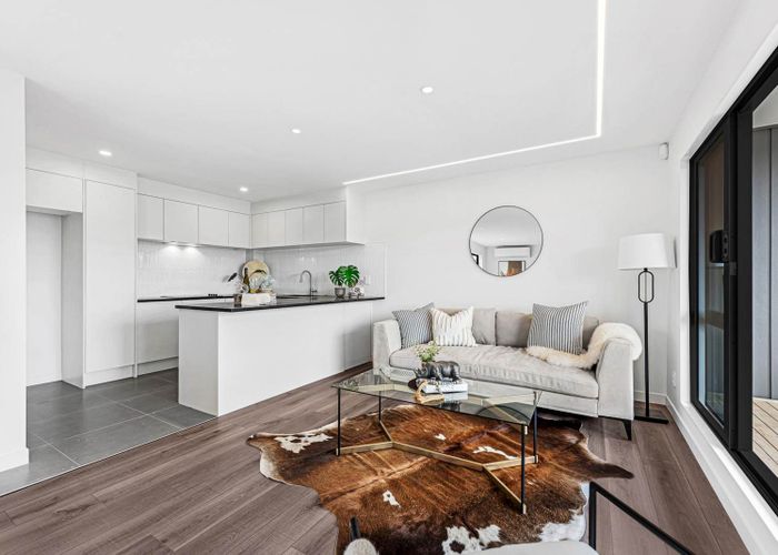  at 4/49 Northboro Road, Belmont, North Shore City, Auckland