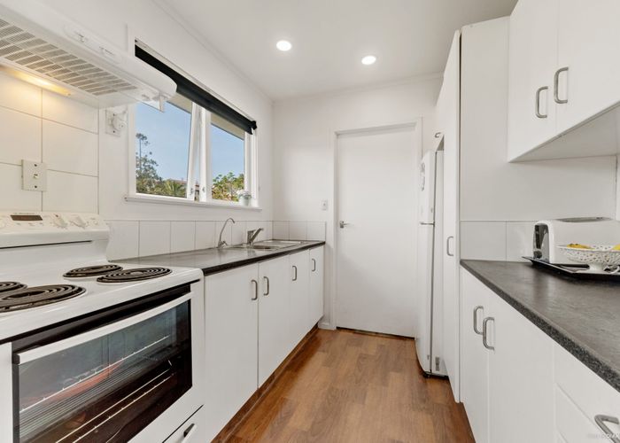  at 2/34B Sunnynook Road, Sunnynook, North Shore City, Auckland