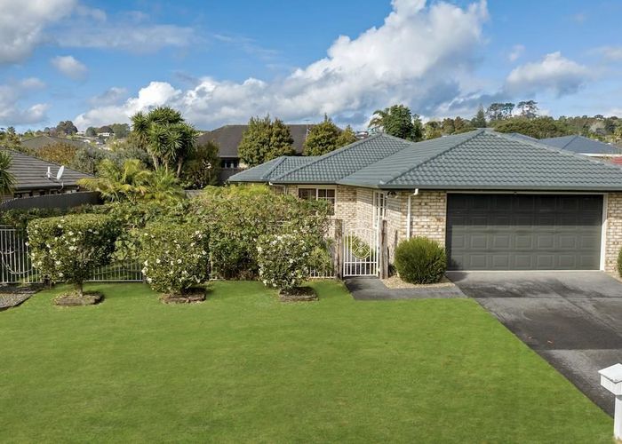 at 14 Moycullien Lane, East Tamaki Heights, Auckland