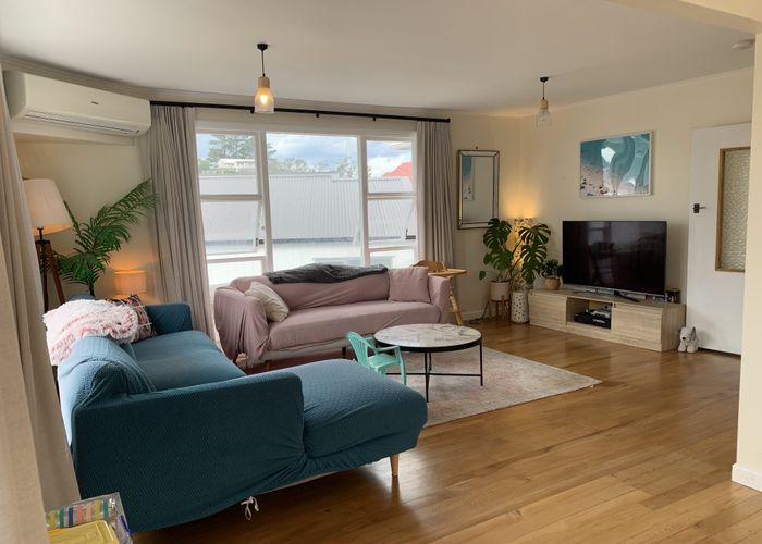  at 38 Lyndfield Lane, Newlands, Wellington