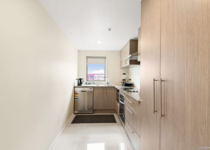  at 2/7 Vialou Street, Hamilton Central, Hamilton