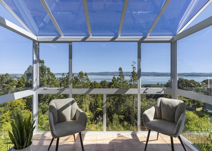  at 2/122 Rangatira Road, Beach Haven, Auckland