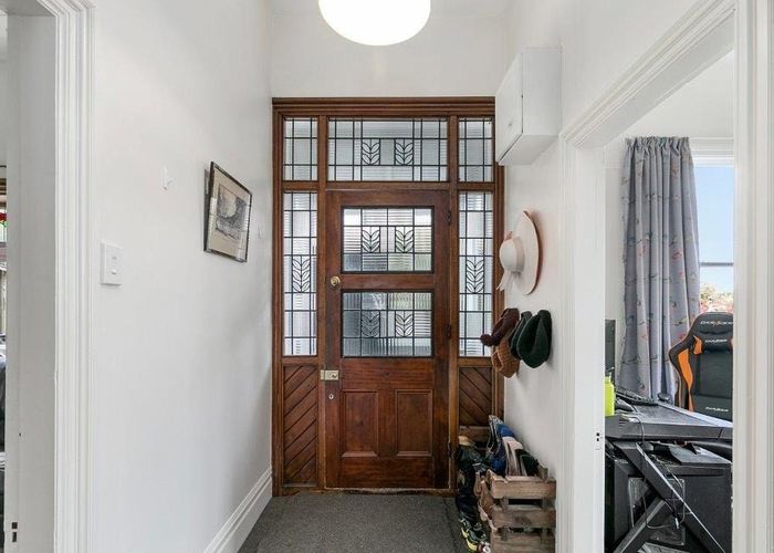  at 42A Garden Road, Northland, Wellington, Wellington