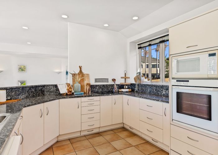  at 3 Valley Road, Browns Bay, North Shore City, Auckland