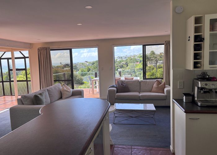  at 2/21 Peter Terrace, Castor Bay, Auckland