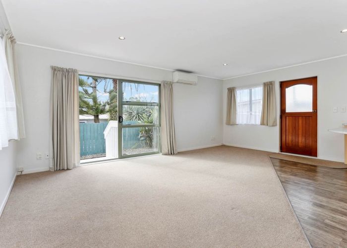 at 142a Lynwood Road, New Lynn, Waitakere City, Auckland