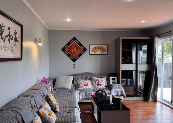  at 98 Edgewater Drive, Pakuranga, Manukau City, Auckland