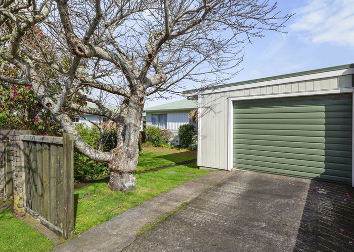  at 5 Lydford Place, Spotswood, New Plymouth