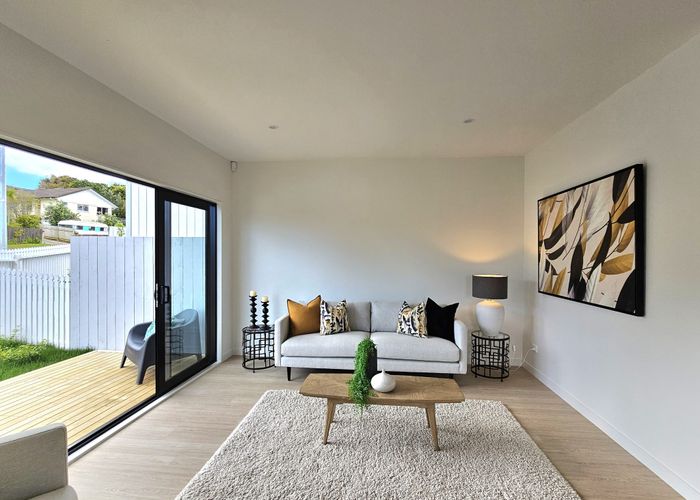 For sale 37E West Harbour Drive, West Harbour, Waitakere City