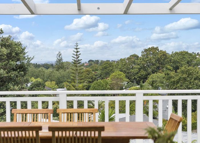  at 2/99 Mountbatten Avenue, Hillcrest, North Shore City, Auckland