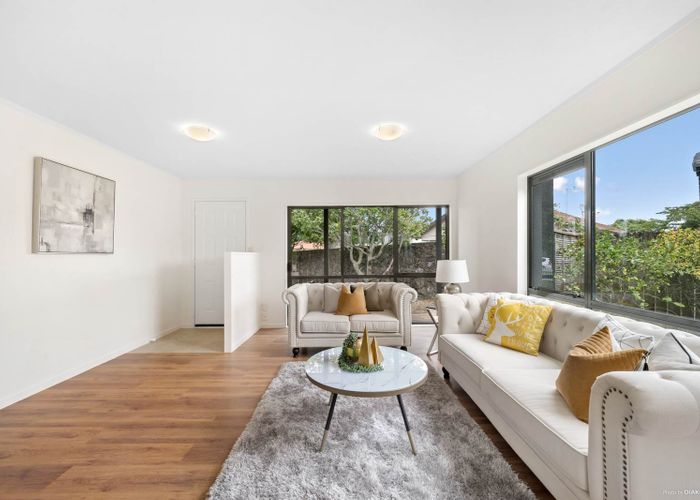  at 58 Riverton Drive, Randwick Park, Auckland