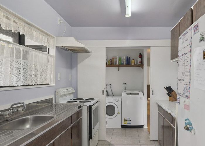  at 22 Claverdon Drive, Massey, Waitakere City, Auckland