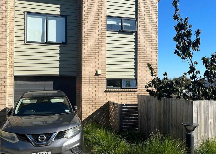  at 1 Pangu Way, Mangere, Manukau City, Auckland